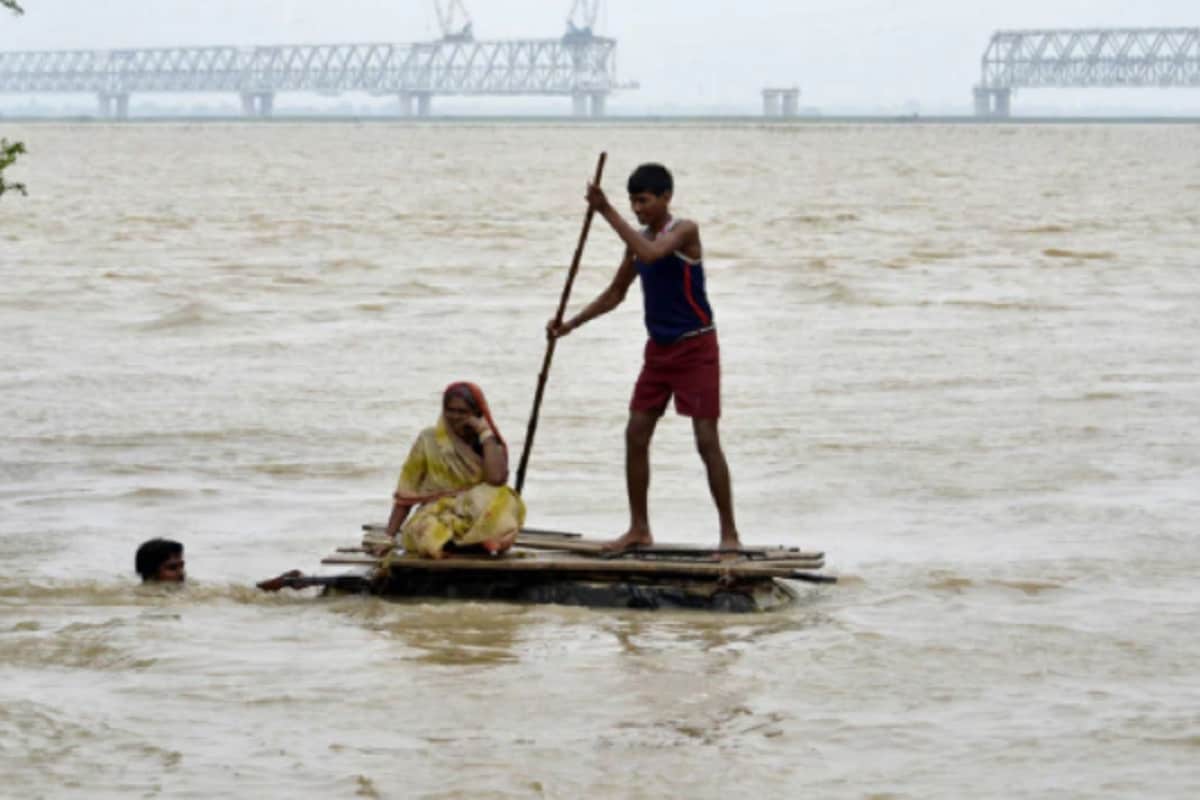 বন্যা বিধ্বস্ত ৬.৭২লক্ষ পরিবারের ব্যাঙ্ক অ্যাকাউন্টে বিহার সরকার এখনও পর্যন্ত ৪০৩ কোটি টাকা আর্থিক সাহায্য দিয়েছে৷ বন্যা বিধ্বস্ত ৬.৭২লক্ষ পরিবারের ব্যাঙ্ক অ্যাকাউন্টে বিহার সরকার এখনও পর্যন্ত ৪০৩ কোটি টাকা আর্থিক সাহায্য দিয়েছে৷