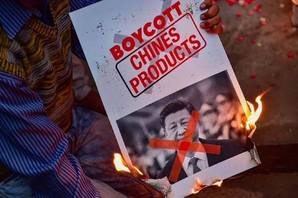 লাদাখে প্যাংগং তাসো ও গোগরা-হট স্প্রিং এলাকায় এখনও ঘাঁটি গেড়ে রেখেছে চিন৷ পিপলস লিবারেশন আর্মি-র পিছু হঠার কোনও লক্ষণই দেখা যাচ্ছে না৷ চিন নিজের আগ্রাসী অবস্থানেই অনড়৷ লাদাখে প্যাংগং তাসো ও গোগরা-হট স্প্রিং এলাকায় এখনও ঘাঁটি গেড়ে রেখেছে চিন৷ পিপলস লিবারেশন আর্মি-র পিছু হঠার কোনও লক্ষণই দেখা যাচ্ছে না৷ চিন নিজের আগ্রাসী অবস্থানেই অনড়৷