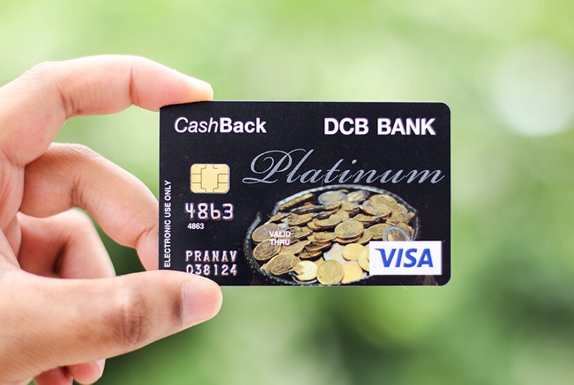 2. DCB Bank Cashback Debit Card: ডিসিবি ব্যাঙ্কের গ্রাহকদের জন্য এই ক্যাশব্যাক ডেবিক কার্ড অত্যন্ত লাভজনক ৷ কারণ এতে অনলাইন ও অফলাইন কেনাকাটায় ১.৬ শতাংশ ক্যাশব্যাক পাওয়া যায় ৷ ডেবিট কার্ডের জন্য কোনও বার্ষিক ফি নেই ৷ নিজের অ্যাকাউন্ট নম্বর নিজেই বেছে নিতে পারবেন ৷ প্রত্যেক ডিসিবি ব্যাঙ্ক ও ভিসা এটিএমে আনলিমিটেড টাকা তোলার সুবিধা পেতে পারবেন ৷ লাগবে না কোনও চার্জেস ৷ মাসে সবচেয়ে বেশি ২০০০ টাকা এবং বছরে সর্বোচ্চ ২০ হাজার টাকা ক্যাশব্যাক পেতে পারেন গ্রাহকরা ৷