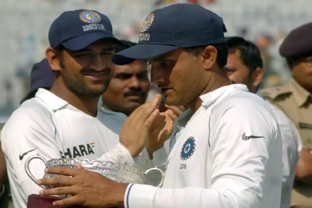সৌরভের অধিনায়কত্বে ধোনি সুযোগ পেয়েই তা কাজে লাগান৷ ভাইজাগে পাকিস্তানের বিরুদ্ধে ১৪৮ রান করেন৷ ধোনির ১৮৩ রান আন্তর্জাতিক কেরিয়ারে তার সর্বোচ্চ রান৷ এটা যেকোনও উইকেটরক্ষক ব্যাটসম্যানের পক্ষে সর্বোচ্চ রান৷ ধোনির ১৫ বছরের আন্তর্জাতিক কেরিয়ারকে ‘আউটস্ট্যান্ডিং’ বলেছেন সৌরভ৷ তাঁকে আগামী জীবনের জন্য শুভেচ্ছা জানিয়েছেন বর্তমান বিসিসিআই প্রেসিডেন্ট৷ সৌরভের অধিনায়কত্বে ধোনি সুযোগ পেয়েই তা কাজে লাগান৷ ভাইজাগে পাকিস্তানের বিরুদ্ধে ১৪৮ রান করেন৷ ধোনির ১৮৩ রান আন্তর্জাতিক কেরিয়ারে তার সর্বোচ্চ রান৷ এটা যেকোনও উইকেটরক্ষক ব্যাটসম্যানের পক্ষে সর্বোচ্চ রান৷ ধোনির ১৫ বছরের আন্তর্জাতিক কেরিয়ারকে ‘আউটস্ট্যান্ডিং’ বলেছেন সৌরভ৷ তাঁকে আগামী জীবনের জন্য শুভেচ্ছা জানিয়েছেন বর্তমান বিসিসিআই প্রেসিডেন্ট৷