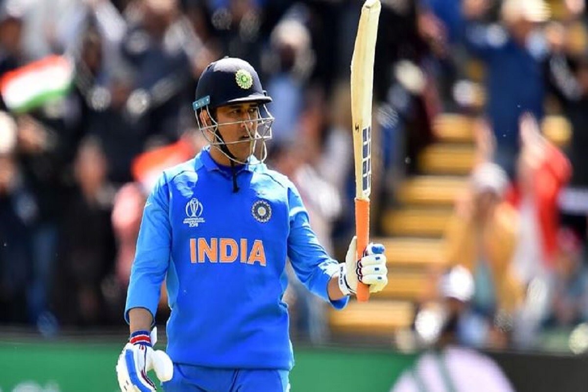 ২০০৭ সালে প্রথম টি টোয়েন্টি বিশ্বকাপে মহেন্দ্র সিং ধোনির নেতৃত্বে চ্যাম্পিয়ন হয়েছিল ভারত৷ ২০১১ সালে ফের তাঁর নেতৃত্বেই একদিনের বিশ্বকাপ জেতে টিম ইন্ডিয়া৷ অধিনায়ক হিসেবে ধোনির পালকে আরও একটি মুকুট ২০১৩ সালে চ্যাম্পিয়ন্স ট্রফি জয়৷ প্রথম অধিনায়ক হিসেবে আইসিসি-র তিনটি টুর্নামেন্ট জেতার রেকর্ড রয়েছে ধোনির দখলে৷ ২০০৭ সালে প্রথম টি টোয়েন্টি বিশ্বকাপে মহেন্দ্র সিং ধোনির নেতৃত্বে চ্যাম্পিয়ন হয়েছিল ভারত৷ ২০১১ সালে ফের তাঁর নেতৃত্বেই একদিনের বিশ্বকাপ জেতে টিম ইন্ডিয়া৷ অধিনায়ক হিসেবে ধোনির পালকে আরও একটি মুকুট ২০১৩ সালে চ্যাম্পিয়ন্স ট্রফি জয়৷ প্রথম অধিনায়ক হিসেবে আইসিসি-র তিনটি টুর্নামেন্ট জেতার রেকর্ড রয়েছে ধোনির দখলে৷