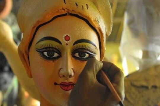 গভীর সঙ্কটে জেলার মৃৎশিল্পীরা।