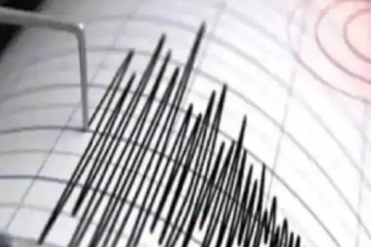 তার আগে ১৬ জুলাই একই দিনে দু বার কেঁপে ওঠে অসম৷ প্রথম কম্পনের তীব্রতা ছিল ৪.১ ও দ্বিতীয়টির ২.৬৷ গত ১৬ জুলাই সকাল ৮টা নাগাদ ভূমিকম্প অনুভূত হয় অসমের করিমগঞ্জে৷ তার আগে ১৬ জুলাই একই দিনে দু বার কেঁপে ওঠে অসম৷ প্রথম কম্পনের তীব্রতা ছিল ৪.১ ও দ্বিতীয়টির ২.৬৷ গত ১৬ জুলাই সকাল ৮টা নাগাদ ভূমিকম্প অনুভূত হয় অসমের করিমগঞ্জে৷