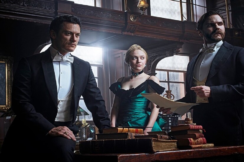 • দা এলিয়ানিস্ট: নেটফ্লিক্স এটিকে ডিটেকটিভ সিরিজ না বললেও এটি একটি ডিটেকটিভ সিরিজই। এখানে ডিটেকটিভ নিজেকে পরিচয় দেন একজন এলিয়েনিস্ট হিসাবে। আধুনিক যুগের একেবারে শুরুর দিকের পটভূমিতে তৈরি এই সিরিজটি আকর্ষণীয়। • দা এলিয়ানিস্ট: নেটফ্লিক্স এটিকে ডিটেকটিভ সিরিজ না বললেও এটি একটি ডিটেকটিভ সিরিজই। এখানে ডিটেকটিভ নিজেকে পরিচয় দেন একজন এলিয়েনিস্ট হিসাবে। আধুনিক যুগের একেবারে শুরুর দিকের পটভূমিতে তৈরি এই সিরিজটি আকর্ষণীয়।