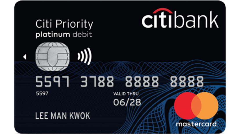  5. Citi Priority World Debit Card: প্রতি ১৫০ টাকা খরটে ২ রিওয়ার্ড পয়েন্ট ৷ আনলিমিটেড ডোমেস্টিক এয়ারপোর্ট লাউঞ্জ ব্যবহারের সুবিধা ৷ এর সঙ্গে ৮টির বেশি ইন্টারন্যাশনাল এয়ারপোর্ট লাউঞ্জ ব্যবহারের সুবিধাও থাকছে ৷ থাকছে গলফ খেলার অফার ৷ BookMyShow-তে একটি টিকিটের সঙ্গে আরও একটি টিকিট বিনামূল্যে পাওয়া যাবে ৷ তবে সিটি ব্যাঙ্ক অবশ্যই উচ্চ-বিত্তদের জন্য ৷ কারণ বার্ষিক ১৫ লক্ষ টাকা NRV বজায় রাখা অনেকের পক্ষেই কঠিন কাজ ৷ এই ডেবিট কার্ডের কোনও বার্ষিক ফি নেই ৷
