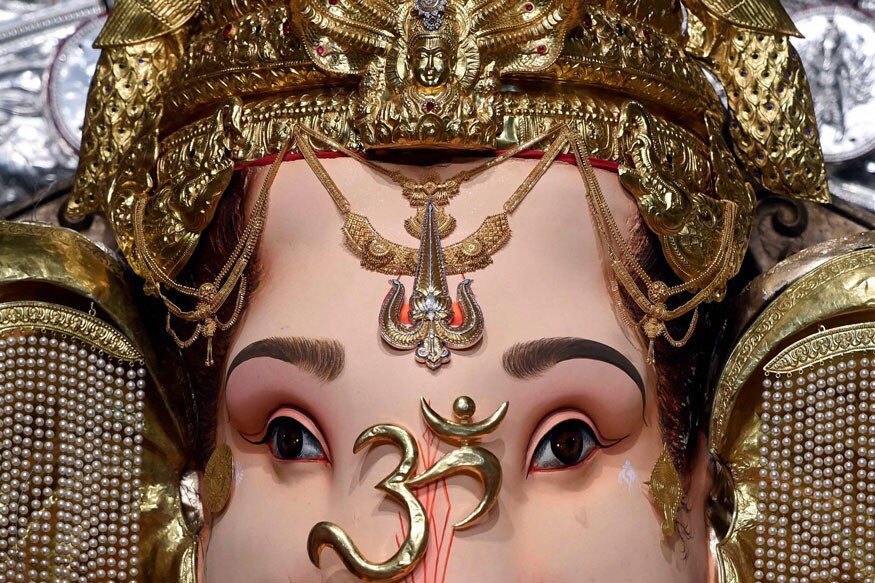 ছোট চোখ৷ এই ধরনের চোখের অর্থ মনোযোগ৷ অর্থাত্ খুব মনযোগ দিয়ে ভবিষ্যত্ দেখার চেষ্টা করো বর্তমানের পরিস্থিতি দেখে বুঝে৷ ছোট চোখ৷ এই ধরনের চোখের অর্থ মনোযোগ৷ অর্থাত্ খুব মনযোগ দিয়ে ভবিষ্যত্ দেখার চেষ্টা করো বর্তমানের পরিস্থিতি দেখে বুঝে৷