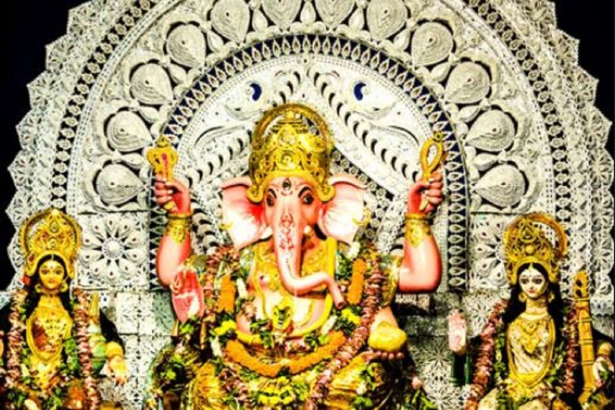 ▪️দিল্লি-বড় জমায়াতের ওপর নিষেধাজ্ঞা জারি হয়েছে৷ গোষ্ঠীবদ্ধ হয়ে কোনও উদযাপন করা যাবে না৷ জনবহুল এলাকায় মূর্তি বসানো যাবে না৷ বিসর্জনের যে নিয়ম করা হয়েছে তার অনিয়ম হলে ৫০ হাজার টাকা জরিমানা করা হবে৷ ▪️দিল্লি-বড় জমায়াতের ওপর নিষেধাজ্ঞা জারি হয়েছে৷ গোষ্ঠীবদ্ধ হয়ে কোনও উদযাপন করা যাবে না৷ জনবহুল এলাকায় মূর্তি বসানো যাবে না৷ বিসর্জনের যে নিয়ম করা হয়েছে তার অনিয়ম হলে ৫০ হাজার টাকা জরিমানা করা হবে৷