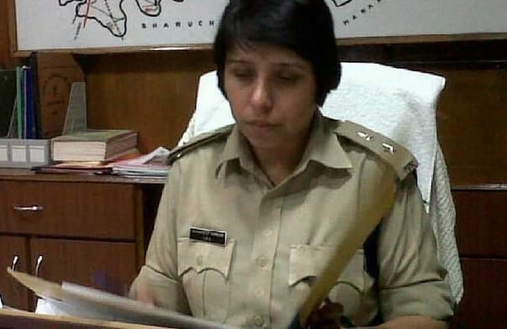 ১৯৭৮ সালে বিহারের মুজফ্ফরপুরে জন্ম গগনদীপ গম্ভীরের। মাধ্যমিকের পর চলে আসেন পঞ্জাবে। পঞ্জাব বিশ্ববিদ্যালয় থেকে গ্রাডুয়েট হন গগনদীপ, ইউনিভার্সিটি টপারও ছিলেন! ১৯৭৮ সালে বিহারের মুজফ্ফরপুরে জন্ম গগনদীপ গম্ভীরের। মাধ্যমিকের পর চলে আসেন পঞ্জাবে। পঞ্জাব বিশ্ববিদ্যালয় থেকে গ্রাডুয়েট হন গগনদীপ, ইউনিভার্সিটি টপারও ছিলেন!