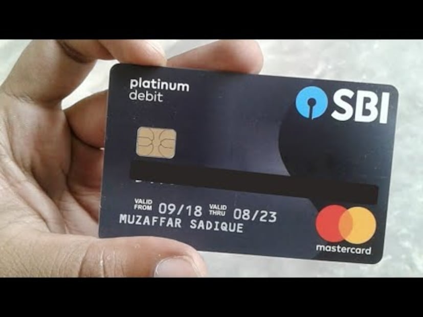 10. SBI Platinum Debit Card: সাধারণত ভিসা বা মাস্টারকার্ডের প্ল্যাটিনাম ডেবিট কার্ড ব্যবহার করলে তার বার্ষিক ফি অনেক বেশি থাকে ৷ কিন্তু স্টেট ব্যাঙ্ক অফ ইন্ডিয়াতেই এই বার্ষিক ফি-র পরিমাণ প্ল্যাটিনাম ডেবিট কার্ডে অনেকটাই কম ৷ এই কার্ডে মিউচ্যুয়াল ফান্ড ছাড়া যে কোনও লেনেদেনে পাবেন ০.২৫ শতাংশ রিওয়ার্ড রেট ৷ এবং জন্মদিনে দু’গুণ বেশি রিওয়ার্ড পয়েন্ট ৷ প্রতি কোয়ার্টারে ২টি ডোমেস্টিক বিমানবন্দরের লাউঞ্জ ব্যবহারের সুবিধাও পাওয়া যায় এই ডেবিট কার্ডে ৷