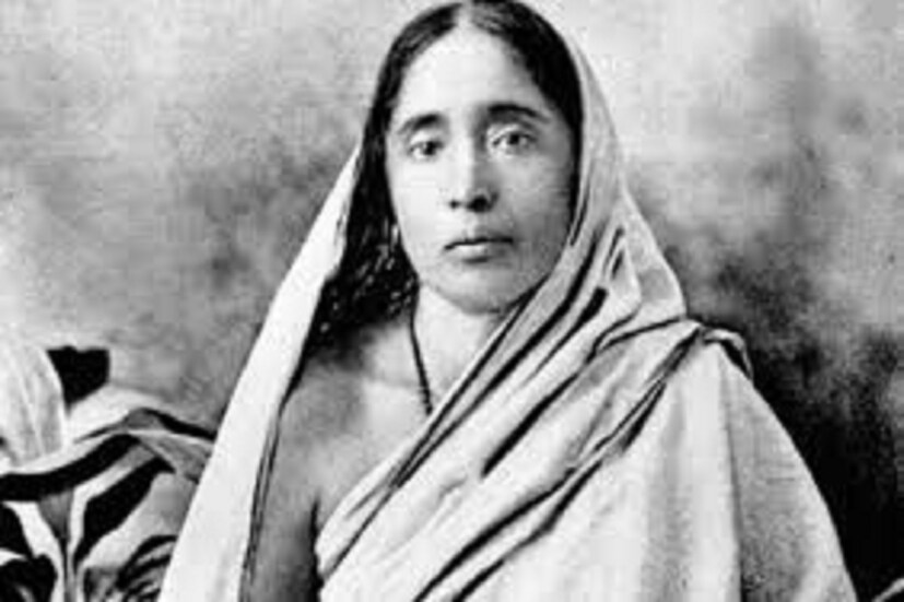 ঠাকুরের সাধনায় মা সমান ভাবে সাহায্য করেছিলেন ৷ দয়া ও মায়ার যেন এক অনবদ্য সংজ্ঞা ছিলেন তিনি ৷ 