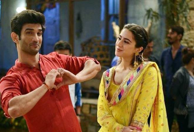 • স্যামুয়েল আরও জানিয়েছেন, সারার সঙ্গে সুশান্তের ব্রেকআপের পরেই সেই জায়গায় আসেন রিয়া । কিন্তু রিয়া কখনওই সুশান্তের জীবনে সারার জায়গা নিতে পারেননি । • স্যামুয়েল আরও জানিয়েছেন, সারার সঙ্গে সুশান্তের ব্রেকআপের পরেই সেই জায়গায় আসেন রিয়া । কিন্তু রিয়া কখনওই সুশান্তের জীবনে সারার জায়গা নিতে পারেননি ।