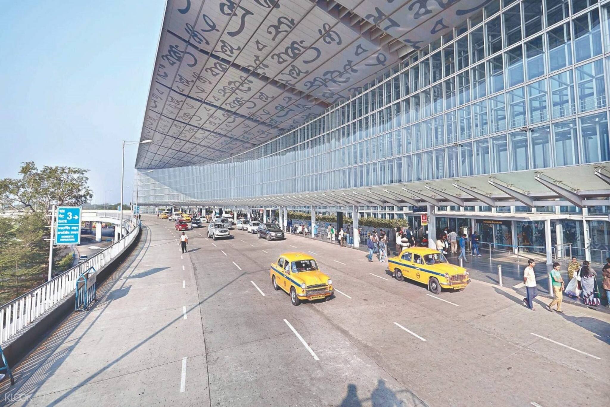 কলকাতা থেকে ৬ শহরে চালু আংশিক উড়ান পরিষেবা