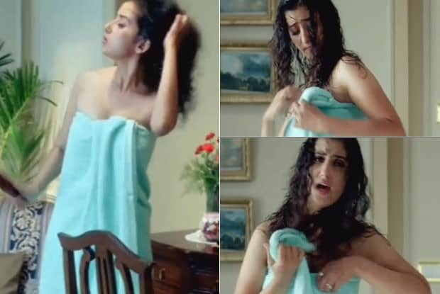 মণীশা কৈরালা-আমির খান অভিনীত ‘মন’ ছবিতে দেখা গিয়েছিল অভিনেত্রীকে তোয়ালে পরা অবস্থায় একটি দৃশ্যে ৷ সেখানে দেখা গিয়েছে ওয়াশরুম থেকে বেরনোর পরেই হঠাৎ আমির খান দাঁড়িয়ে ৷ তাঁকে দেখেই চিৎকার করে ওঠেন অভিনেত্রী ৷ মণীশা কৈরালা-আমির খান অভিনীত ‘মন’ ছবিতে দেখা গিয়েছিল অভিনেত্রীকে তোয়ালে পরা অবস্থায় একটি দৃশ্যে ৷ সেখানে দেখা গিয়েছে ওয়াশরুম থেকে বেরনোর পরেই হঠাৎ আমির খান দাঁড়িয়ে ৷ তাঁকে দেখেই চিৎকার করে ওঠেন অভিনেত্রী ৷