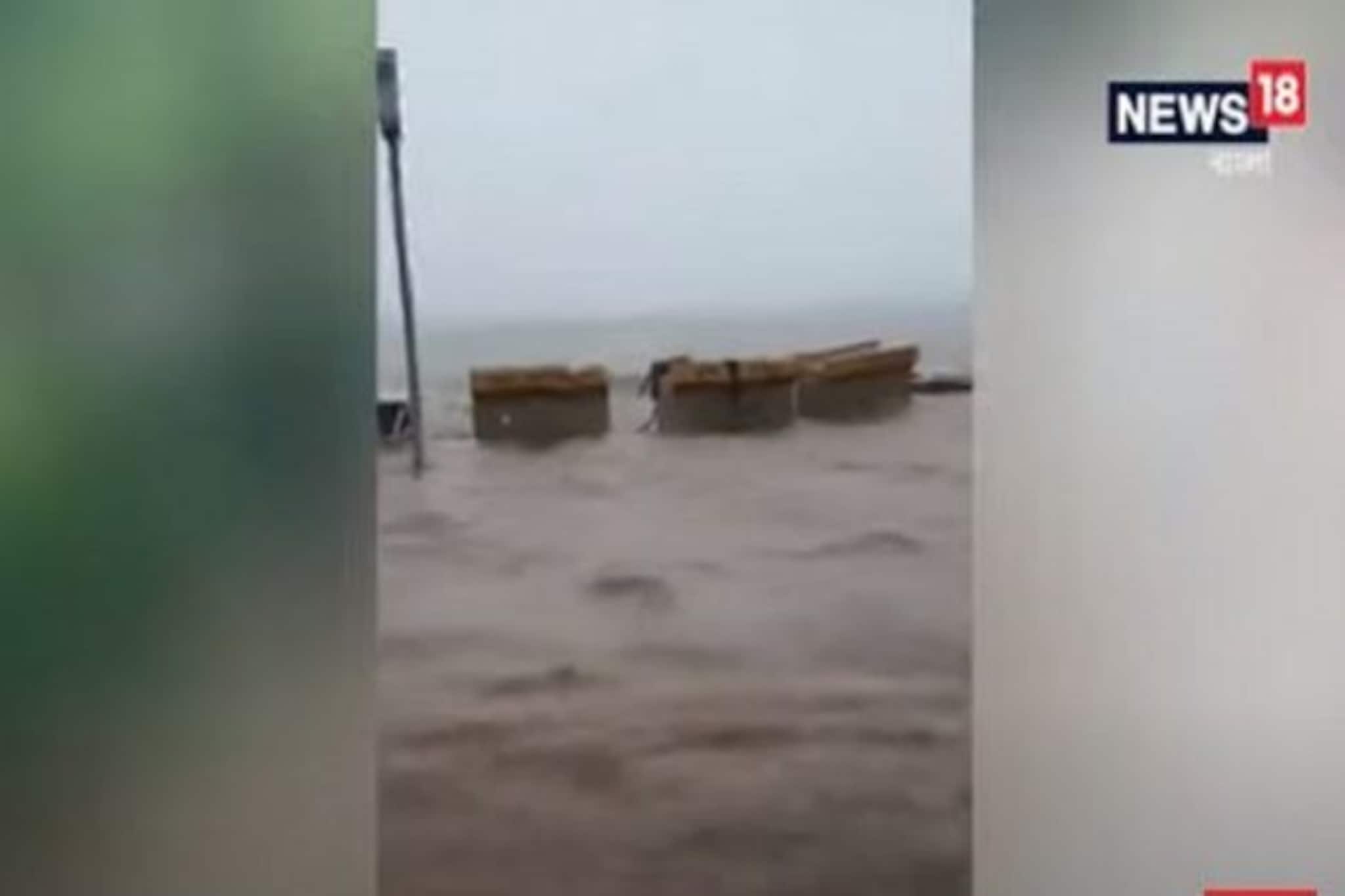 মনে করাচ্ছে ২০০৫ সালের বন্যা, প্রবল বৃষ্টিতে ভাসছে মুম্বই