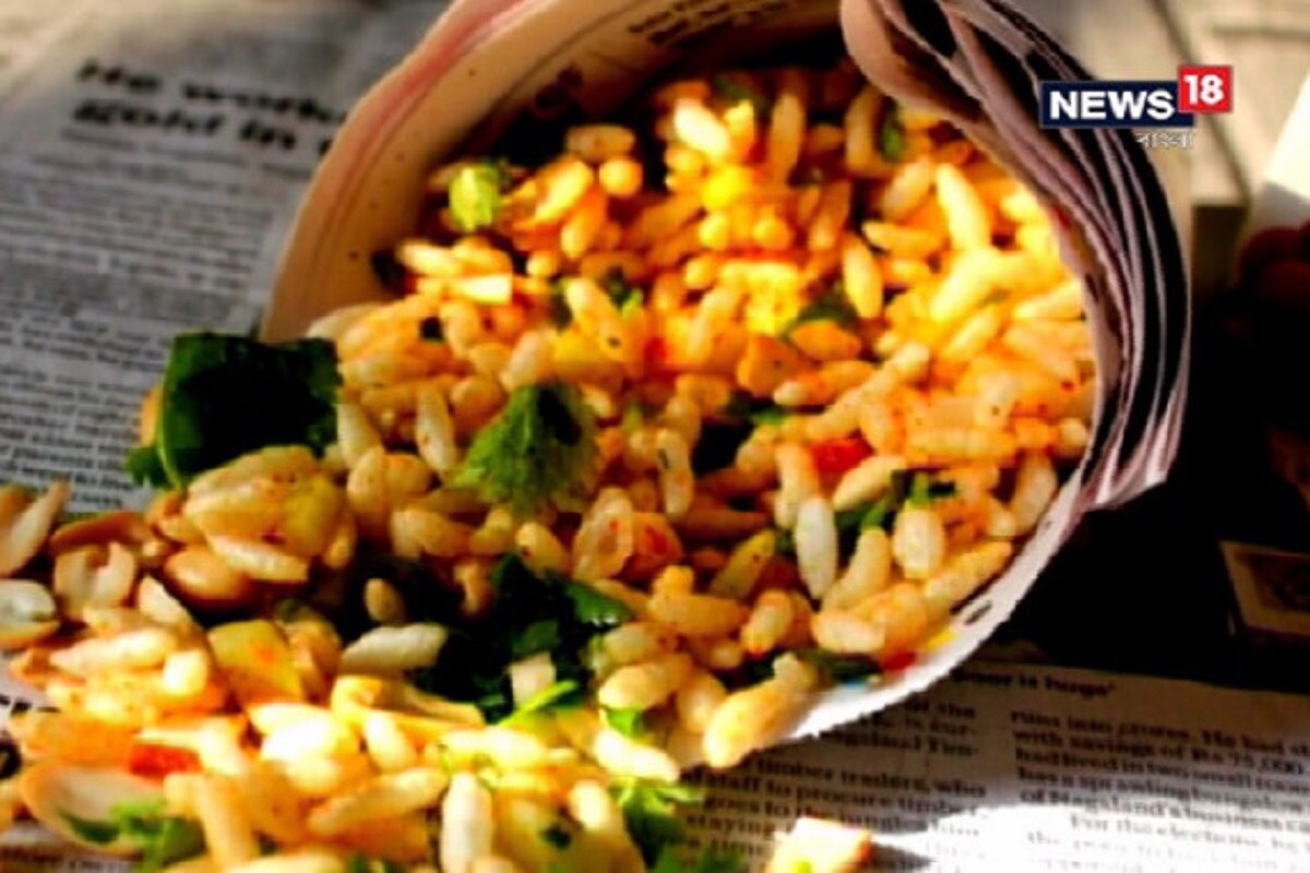 • কম ক্যালরির খাবার খাবেন, আবার পেটও ভরবে, যদি এমনই আপনার ইচ্ছা হয় তাহলে মুড়ি খেতে পারেন। সারাদিন, বাড়িতে, অফিসে যখনই হাল্কা খিদে পাবে, তখন মুড়ি খেয়ে নিলে খিদে মিটবে, ক্ষতিও হবে না। • কম ক্যালরির খাবার খাবেন, আবার পেটও ভরবে, যদি এমনই আপনার ইচ্ছা হয় তাহলে মুড়ি খেতে পারেন। সারাদিন, বাড়িতে, অফিসে যখনই হাল্কা খিদে পাবে, তখন মুড়ি খেয়ে নিলে খিদে মিটবে, ক্ষতিও হবে না।