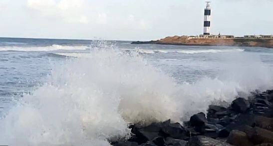 এর প্রভাবে বুধবার ও বৃহস্পতিবার প্রবল বৃষ্টির সম্ভাবনা কঙ্কন ও গোয়া উপকূলে৷ মুম্বাই ও গুজরাটে অতি ভারী বৃষ্টির সম্ভাবনা। ভারী বৃষ্টি হবে মধ্য মহারাষ্ট্রের ঘাট এলাকায় এবং ছত্রিশগড় মধ্যপ্রদেশে। আগামী চার-পাঁচ দিন তামিলনাড়ু কেরল, কর্নাটকে ভারী বৃষ্টির পূর্বাভাস রয়েছে৷ Representative Image. (Imput-Biswajit Saha) এর প্রভাবে বুধবার ও বৃহস্পতিবার প্রবল বৃষ্টির সম্ভাবনা কঙ্কন ও গোয়া উপকূলে৷ মুম্বাই ও গুজরাটে অতি ভারী বৃষ্টির সম্ভাবনা। ভারী বৃষ্টি হবে মধ্য মহারাষ্ট্রের ঘাট এলাকায় এবং ছত্রিশগড় মধ্যপ্রদেশে। আগামী চার-পাঁচ দিন তামিলনাড়ু কেরল, কর্নাটকে ভারী বৃষ্টির পূর্বাভাস রয়েছে৷ Representative Image. (Imput-Biswajit Saha)