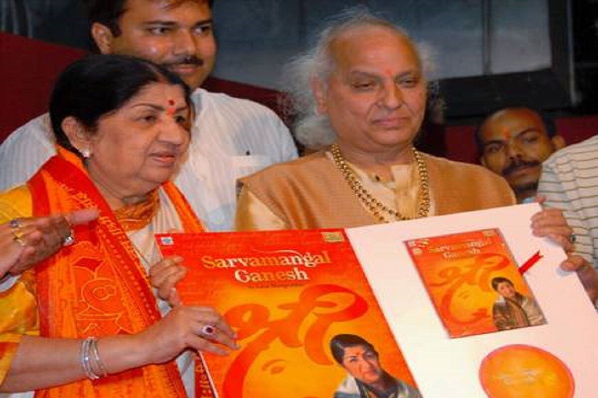 পন্ডিত যশরাজের বড় নাতনি শ্রদ্ধা পন্ডিত ও শ্বেতা পন্ডিতও যশরাজের কাছে তালিম নিয়ে বর্তমানে বিখ্যাত গাইয়ে৷ পণ্ডিত যশরাজের প্রিয় গায়িকা ছিলেন লতা মঙ্গেশকর৷ একবার এক সাক্ষাত্কারে বলেছিলেন, 'আমি ওয়েস্টার্ন মিউজিক, আফ্রিকান মিউজিক বা সিনেমার গানও শুনি৷ আমার সব সময়ের প্রিয় লতা মঙ্গেশকর, ওঁর মতো কেউ নেই৷ আমি ওঁকে মাঝে মাঝে বলি৷ আমি সিনেমা দেখি৷ আমার নাতনি যখনই ওটিটি প্ল্যাটফর্মে কোনও সিনেমা চালায়, দেখি৷' পন্ডিত যশরাজের বড় নাতনি শ্রদ্ধা পন্ডিত ও শ্বেতা পন্ডিতও যশরাজের কাছে তালিম নিয়ে বর্তমানে বিখ্যাত গাইয়ে৷ পণ্ডিত যশরাজের প্রিয় গায়িকা ছিলেন লতা মঙ্গেশকর৷ একবার এক সাক্ষাত্কারে বলেছিলেন, 'আমি ওয়েস্টার্ন মিউজিক, আফ্রিকান মিউজিক বা সিনেমার গানও শুনি৷ আমার সব সময়ের প্রিয় লতা মঙ্গেশকর, ওঁর মতো কেউ নেই৷ আমি ওঁকে মাঝে মাঝে বলি৷ আমি সিনেমা দেখি৷ আমার নাতনি যখনই ওটিটি প্ল্যাটফর্মে কোনও সিনেমা চালায়, দেখি৷'