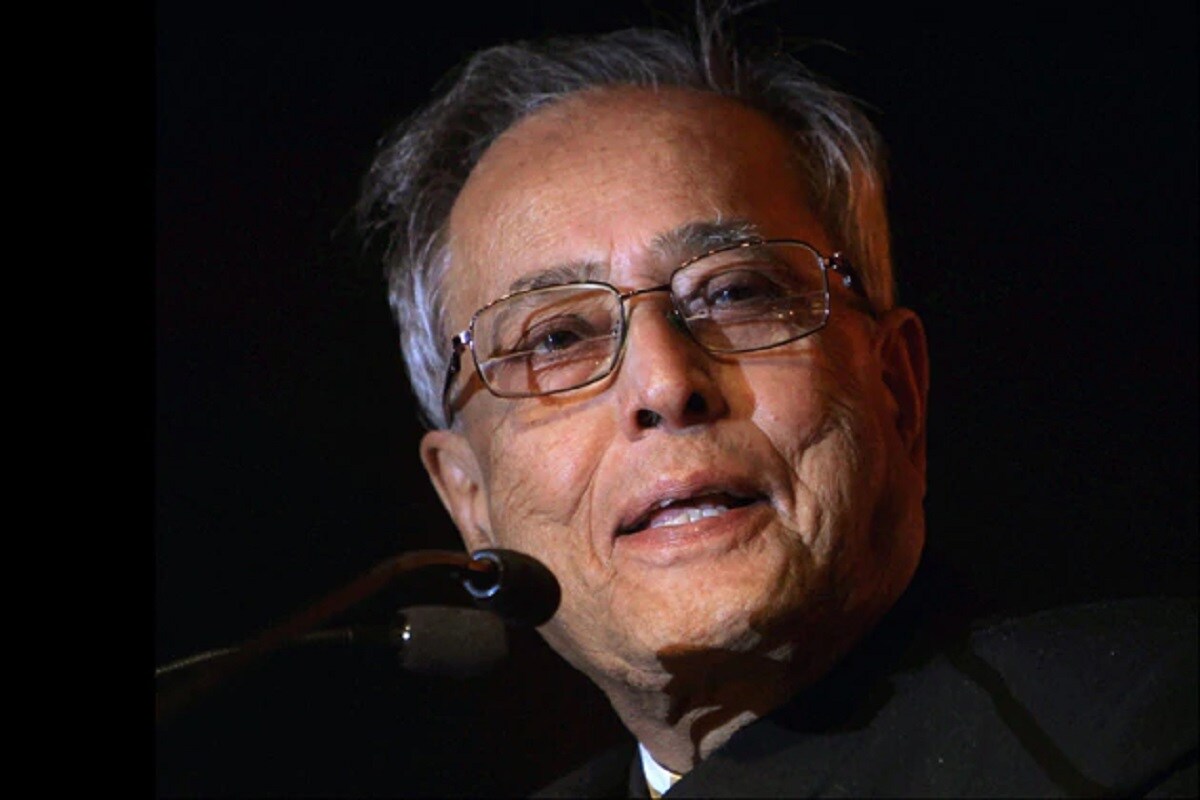 অভিজিৎ বলেন, 'বাবা সেদিন কিছুটা কাঁঠাল খেয়েছিলেন৷ সৌভাগ্যবশত তার পরেও ওনার সুগার বাড়েনি৷ গ্রামের কাঁঠাল খেয়ে বাবা খুবই খুশি হয়েছিলেন৷ তখনও তিনি সুস্থই ছিলেন৷' অভিজিৎ বলেন, 'বাবা সেদিন কিছুটা কাঁঠাল খেয়েছিলেন৷ সৌভাগ্যবশত তার পরেও ওনার সুগার বাড়েনি৷ গ্রামের কাঁঠাল খেয়ে বাবা খুবই খুশি হয়েছিলেন৷ তখনও তিনি সুস্থই ছিলেন৷'