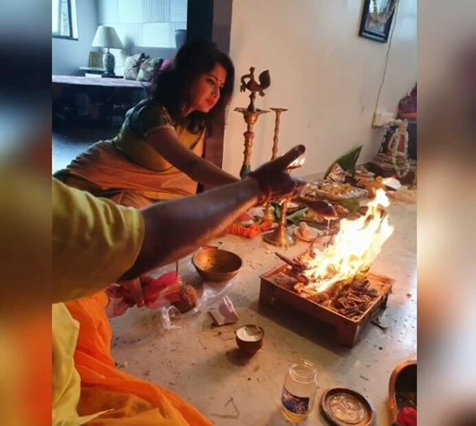 ▪️ বাড়ির সকলের এবং অবশ্যই ছেলের মঙ্গলকামনায় বাড়িতে নিয়মনিষ্ঠাভরে হোমযোজ্ঞ করলেন অভিনেত্রী৷ 