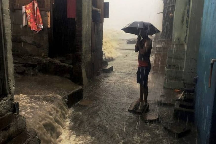 বুধবার: দক্ষিণবঙ্গের ৪ জেলায় অতি ভারী বৃষ্টির আশঙ্কা। ২০০ মিলিমিটার পর্যন্ত বৃষ্টিপাতের সম্ভাবনা পশ্চিম বর্ধমান বীরভূম বাঁকুড়া পুরুলিয়া তে। কলকাতাসহ দক্ষিণবঙ্গের সব জেলাতেই বিক্ষিপ্ত ভারী বৃষ্টি। বুধবার: দক্ষিণবঙ্গের ৪ জেলায় অতি ভারী বৃষ্টির আশঙ্কা। ২০০ মিলিমিটার পর্যন্ত বৃষ্টিপাতের সম্ভাবনা পশ্চিম বর্ধমান বীরভূম বাঁকুড়া পুরুলিয়া তে। কলকাতাসহ দক্ষিণবঙ্গের সব জেলাতেই বিক্ষিপ্ত ভারী বৃষ্টি।