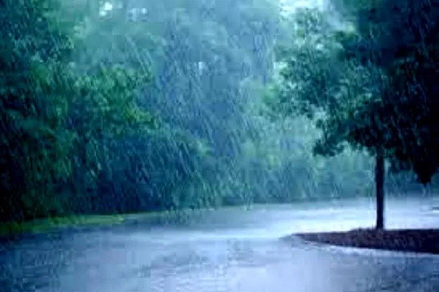 মৌসুমী অক্ষরেখা উদয়পুর সাগর পেন্ড্রা রোড হয়ে ওড়িশার নিম্নচাপে মিশেছে। ঘূর্ণাবর্ত রয়েছে ওড়িশা উপকূল এবং রাজস্থানে। এর প্রভাবে আগামী তিন-চার দিন গুজরাত, মহারাষ্ট্র, গোয়া, মধ্যপ্রদেশ, ছত্তিশগড়, ঝাড়খন্ড, ওড়িশা এবং বিদর্ভে ভারী বৃষ্টির সর্তকতা। আগামী ২৪ ঘণ্টায় উত্তরাখণ্ড, হিমাচল প্রদেশ, পঞ্জাব, হরিয়ানা, চণ্ডীগড়, দিল্লিতে ভারী বৃষ্টির সর্তকতা। ভারী থেকে অতি ভারী বৃষ্টি হবে মধ্যপ্রদেশে শনিবার পর্যন্ত। শনিবার রাজস্থানে ব্যাপক বৃষ্টির পূর্বাভাস। শনি ও রবিবার গুজরাতে প্রবল বৃষ্টিপাতের সম্ভাবনা। মৌসুমী অক্ষরেখা উদয়পুর সাগর পেন্ড্রা রোড হয়ে ওড়িশার নিম্নচাপে মিশেছে। ঘূর্ণাবর্ত রয়েছে ওড়িশা উপকূল এবং রাজস্থানে। এর প্রভাবে আগামী তিন-চার দিন গুজরাত, মহারাষ্ট্র, গোয়া, মধ্যপ্রদেশ, ছত্তিশগড়, ঝাড়খন্ড, ওড়িশা এবং বিদর্ভে ভারী বৃষ্টির সর্তকতা। আগামী ২৪ ঘণ্টায় উত্তরাখণ্ড, হিমাচল প্রদেশ, পঞ্জাব, হরিয়ানা, চণ্ডীগড়, দিল্লিতে ভারী বৃষ্টির সর্তকতা। ভারী থেকে অতি ভারী বৃষ্টি হবে মধ্যপ্রদেশে শনিবার পর্যন্ত। শনিবার রাজস্থানে ব্যাপক বৃষ্টির পূর্বাভাস। শনি ও রবিবার গুজরাতে প্রবল বৃষ্টিপাতের সম্ভাবনা।