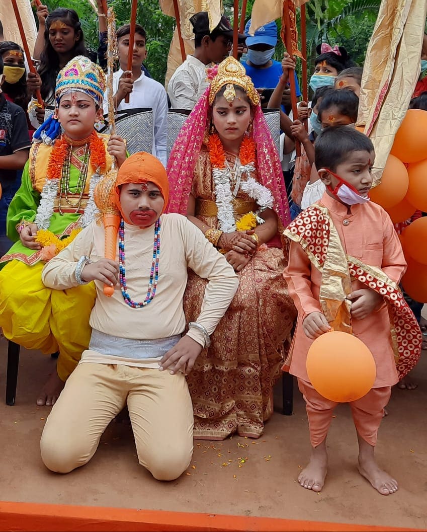 *রাকেশের বিরুদ্ধে মামলা রুজু নিয়ে পুলিশের আবেদন প্রসঙ্গে তাঁর এক অনুগামী বলেন, *রাকেশের বিরুদ্ধে মামলা রুজু নিয়ে পুলিশের আবেদন প্রসঙ্গে তাঁর এক অনুগামী বলেন,