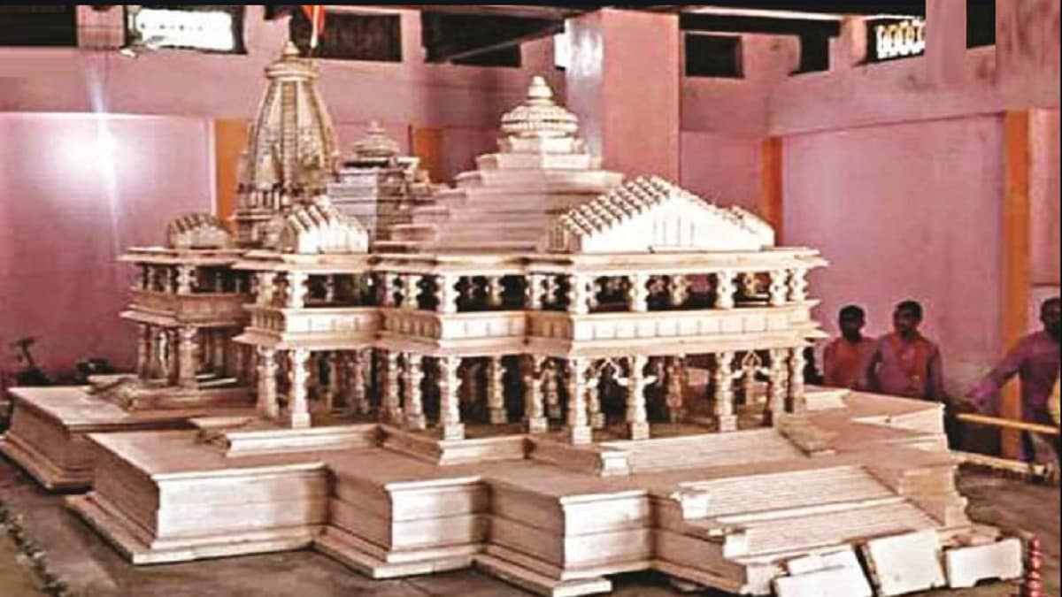 *অযোধ্যায় ২.৭৭ একর জমির ওপরে ষোড়শ শতকে নির্মিত হয়েছিল বাবরি মসজিদ। ১৯৯২ সালের ৬ ডিসেম্বর বিভিন্ন হিন্দু সংগঠনের কর্মীরা মসজিদটিকে ভেঙে ফেলে। তাদের বিশ্বাস, রামলালার জন্মস্থানের ওপরে ওই মসজিদ নির্মিত হয়েছিল। ফাইল ছবি। *অযোধ্যায় ২.৭৭ একর জমির ওপরে ষোড়শ শতকে নির্মিত হয়েছিল বাবরি মসজিদ। ১৯৯২ সালের ৬ ডিসেম্বর বিভিন্ন হিন্দু সংগঠনের কর্মীরা মসজিদটিকে ভেঙে ফেলে। তাদের বিশ্বাস, রামলালার জন্মস্থানের ওপরে ওই মসজিদ নির্মিত হয়েছিল। ফাইল ছবি।