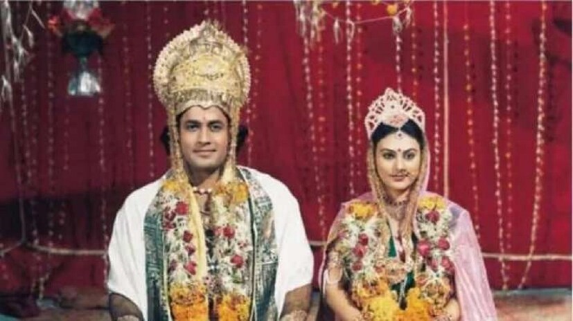 টিভিতে সম্প্রচারিত সব সিরিয়ালকে টিআরপি বা বার্কের দৌড়ে পিঁছনে ফেলে দিল 'রামায়ণ'। মানুষের ভালবাসায় ফের একবার সেরা ধারাবাহিক 'রামায়ণ'। photo source collected