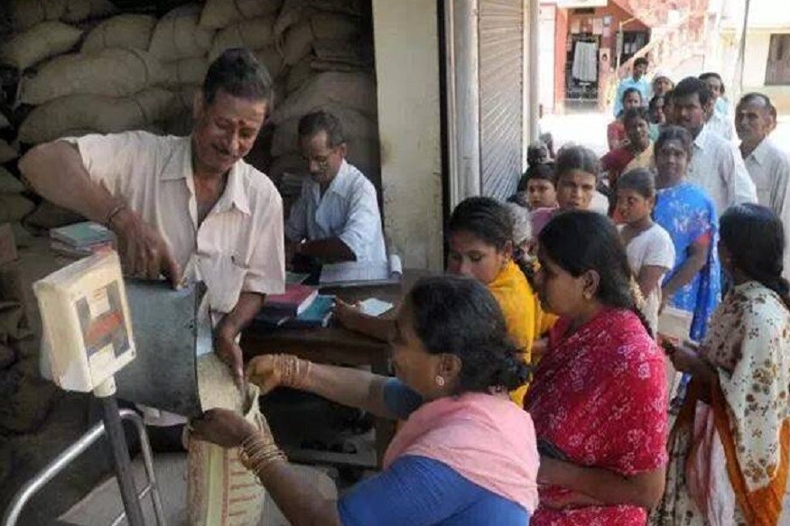 রেশন কার্ড তৈরি করার জন্য -- ব্যক্তিকে ভারতের নাগরিক হতে হবে ৷- আবেদনকারী ব্যক্তির কাছে অন্য রাজ্যের রেশন কার্ড থাকলে হবে না ৷-যার নামে রেশন কার্ড তৈরি হচ্ছে তার বয়স ১৮ বছরের বেশি হতে হবে ৷-১৮ বছরের কম বয়সী বাচ্চার নাম তার বাবা মায়ের রেশন কার্ডে সামিল করা হয় ৷-পরিবারের প্রধানের নামে রেশন কার্ড হয়ে থাকে ৷-পরিবারের কোনও সদস্যর অন্য রেশন কার্ডে না থাকা চলবে না ৷ রেশন কার্ড তৈরি করার জন্য -- ব্যক্তিকে ভারতের নাগরিক হতে হবে ৷- আবেদনকারী ব্যক্তির কাছে অন্য রাজ্যের রেশন কার্ড থাকলে হবে না ৷-যার নামে রেশন কার্ড তৈরি হচ্ছে তার বয়স ১৮ বছরের বেশি হতে হবে ৷-১৮ বছরের কম বয়সী বাচ্চার নাম তার বাবা মায়ের রেশন কার্ডে সামিল করা হয় ৷-পরিবারের প্রধানের নামে রেশন কার্ড হয়ে থাকে ৷-পরিবারের কোনও সদস্যর অন্য রেশন কার্ডে না থাকা চলবে না ৷