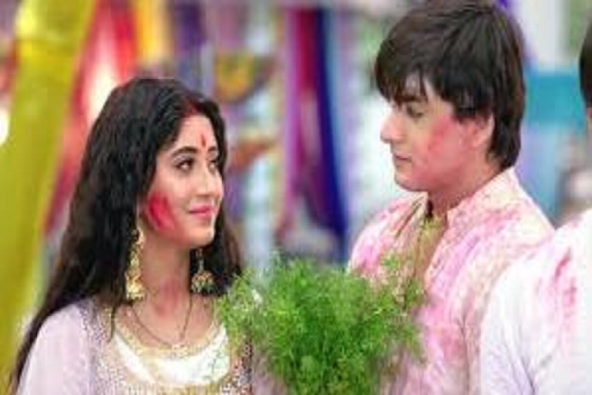 জনপ্রিয় টেলি ধারাবাহিক ‘ইয়ে রিস্তা কেয়া কেহলাতা হ্যায়’-র সেটের তিন অভিনেতার করোনা ভাইরাস রিপোর্ট সম্প্রতি পজিটিভ এসেছে৷ সম্প্রতি সেই সংখ্যাটা বেড়ে ৭ হয়ে গেছে৷ তিন অভিনেতা ছাড়াও ৪ জন ক্রু মেম্বারও এই মুহূর্তে করোনা পজিটিভ৷ সেটেই হঠাৎ করে সকলে মিলে গণেশ পুজো করার সিদ্ধান্ত হয়৷ শনিবারের এই পুজোর আগে সচিন ত্যাগি করোনা পজিটিভ ছিলেন৷ এরপর স্বাতী চিতনিস ও সমীর ওঙ্কারও করোনা পজিটিভ হন৷ এই তিনজনেরই শরীরে কোনও লক্ষণ ছিল না৷ Photo- Collected জনপ্রিয় টেলি ধারাবাহিক ‘ইয়ে রিস্তা কেয়া কেহলাতা হ্যায়’-র সেটের তিন অভিনেতার করোনা ভাইরাস রিপোর্ট সম্প্রতি পজিটিভ এসেছে৷ সম্প্রতি সেই সংখ্যাটা বেড়ে ৭ হয়ে গেছে৷ তিন অভিনেতা ছাড়াও ৪ জন ক্রু মেম্বারও এই মুহূর্তে করোনা পজিটিভ৷ সেটেই হঠাৎ করে সকলে মিলে গণেশ পুজো করার সিদ্ধান্ত হয়৷ শনিবারের এই পুজোর আগে সচিন ত্যাগি করোনা পজিটিভ ছিলেন৷ এরপর স্বাতী চিতনিস ও সমীর ওঙ্কারও করোনা পজিটিভ হন৷ এই তিনজনেরই শরীরে কোনও লক্ষণ ছিল না৷ Photo- Collected