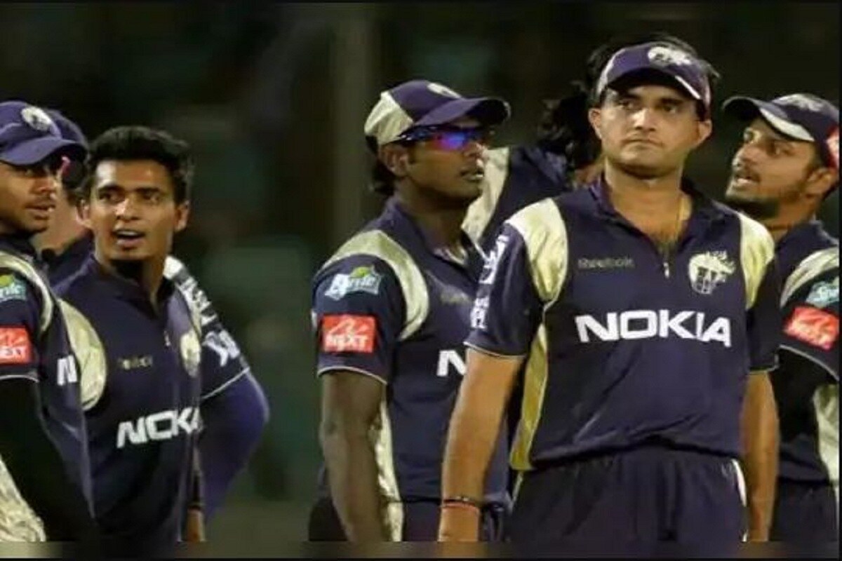 বুকানন এখনও মনে করেন, দলে একাধিক অধিনায়ক রাখার যে সিদ্ধান্ত তিনি নিয়েছিলেন তা সঠিক ছিল৷যুক্তি দিয়ে তিনি বলেন, 'এখনকার সময়ে ক্রিকেটে মাঠে প্রত্যেক ক্রিকেটারকেই নেতা হয়ে উঠতে হয়৷বোলাররা কী বল করবেন, তা তাঁরাই ঠিক করেন৷ ব্যাটসম্যানরাও সবসময় অধিনায়কের পরামর্শ নানিয়েই পরিস্থিতি অনুযায়ী সিদ্ধান্ত নেন৷' বুকানন এখনও মনে করেন, দলে একাধিক অধিনায়ক রাখার যে সিদ্ধান্ত তিনি নিয়েছিলেন তা সঠিক ছিল৷যুক্তি দিয়ে তিনি বলেন, 'এখনকার সময়ে ক্রিকেটে মাঠে প্রত্যেক ক্রিকেটারকেই নেতা হয়ে উঠতে হয়৷বোলাররা কী বল করবেন, তা তাঁরাই ঠিক করেন৷ ব্যাটসম্যানরাও সবসময় অধিনায়কের পরামর্শ নানিয়েই পরিস্থিতি অনুযায়ী সিদ্ধান্ত নেন৷'