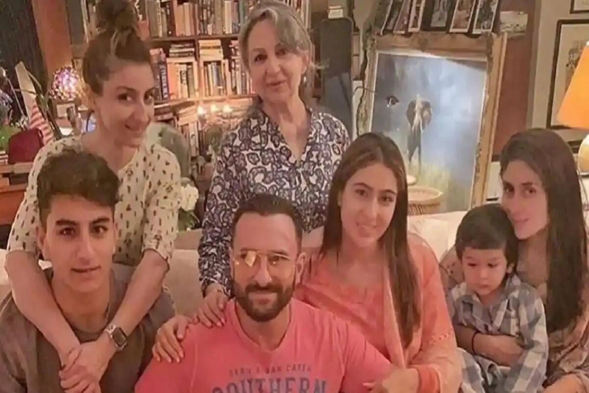 •সকলেই এখন নবাব পরিবারে আরও এক সদস্যের অপেক্ষায় রয়েছেন৷ আপাতত করোনা আবহে খুবই সাবধানে থাকতে হবে সন্তানসম্ভবা করিনাকে, রাখতে হবে বাড়তি খেয়াল৷ এমনই মত সকলের৷ •সকলেই এখন নবাব পরিবারে আরও এক সদস্যের অপেক্ষায় রয়েছেন৷ আপাতত করোনা আবহে খুবই সাবধানে থাকতে হবে সন্তানসম্ভবা করিনাকে, রাখতে হবে বাড়তি খেয়াল৷ এমনই মত সকলের৷