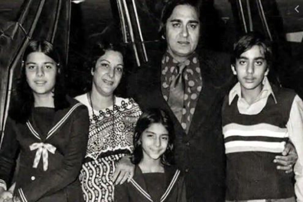 •সঞ্জয়ের জীবনে ক্যান্সার শব্দটি যে এক বড় অভিশাপের মতো৷ ৬১ বছরের অভিনেতা তাঁর জীবনের প্রিয় মানুষগুলিকেই হারিয়েছে এই মারণ রোগে৷ এবার নিজে এই রোগের সঙ্গে লড়তে প্রস্তুত হচ্ছেন বলিউডের মুন্নাভাই৷ •সঞ্জয়ের জীবনে ক্যান্সার শব্দটি যে এক বড় অভিশাপের মতো৷ ৬১ বছরের অভিনেতা তাঁর জীবনের প্রিয় মানুষগুলিকেই হারিয়েছে এই মারণ রোগে৷ এবার নিজে এই রোগের সঙ্গে লড়তে প্রস্তুত হচ্ছেন বলিউডের মুন্নাভাই৷