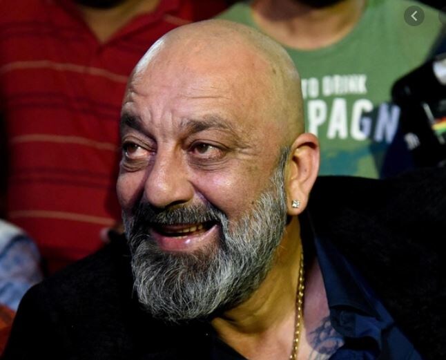 এই মুহূর্তে সঞ্জয় দত্তের ঝুলিতে রয়েছে ৬টি ছবি। প্রযোজকদের প্রায় ৭৩৫ কোটি টাকা লগ্নি করা রয়েছে তাঁর উপরে। এর মধ্যে Sadak 2- এর সব কাজ শেষ, ছবিটি মুক্তি পাওয়ার কথা ২৮ আগস্ট, ছবির ট্রেলার ইতিমধ্যেই বেরিয়ে গিয়েছে। এই মুহূর্তে সঞ্জয় দত্তের ঝুলিতে রয়েছে ৬টি ছবি। প্রযোজকদের প্রায় ৭৩৫ কোটি টাকা লগ্নি করা রয়েছে তাঁর উপরে। এর মধ্যে Sadak 2- এর সব কাজ শেষ, ছবিটি মুক্তি পাওয়ার কথা ২৮ আগস্ট, ছবির ট্রেলার ইতিমধ্যেই বেরিয়ে গিয়েছে।