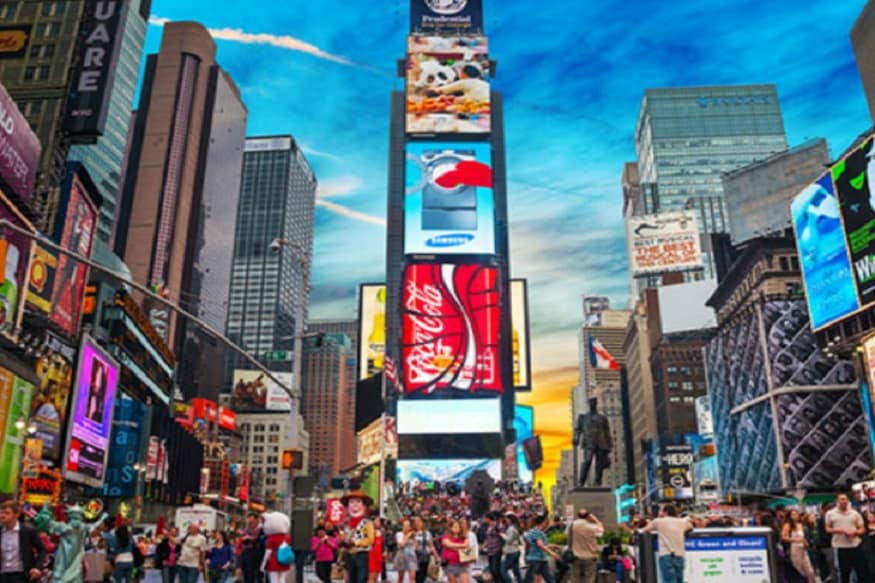 টাইমস স্কোয়্যারে Nasdaq-এর ডিজিটাল বিলবোর্ডটি ১৭০০ বর্গফুটের৷ বিশ্বের সবচেয়ে বড় ডিজিটাল বিলবোর্ড৷ সম্প্রতি আমেরিকার কিছু হিন্দু গোষ্ঠী ওই বিলবোর্ডে অযোধ্যায় রাম মন্দিরের ভূমিপুজো চলাকালীন রামের ছবি ডিসপ্লে-র জন্য ব্যবস্থা করা শুরু করেন৷ টাইমস স্কোয়্যারে Nasdaq-এর ডিজিটাল বিলবোর্ডটি ১৭০০ বর্গফুটের৷ বিশ্বের সবচেয়ে বড় ডিজিটাল বিলবোর্ড৷ সম্প্রতি আমেরিকার কিছু হিন্দু গোষ্ঠী ওই বিলবোর্ডে অযোধ্যায় রাম মন্দিরের ভূমিপুজো চলাকালীন রামের ছবি ডিসপ্লে-র জন্য ব্যবস্থা করা শুরু করেন৷