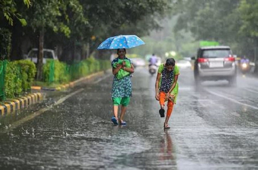 কলকাতায় আজ মেঘলা আকাশ। দফায় দফায় বৃষ্টির পূর্বাভাস। দু-এক পশলা ভারী বৃষ্টির সম্ভাবনা। দুপুরের পর থেকে আবহাওয়ার পরিবর্তন। সন্ধ্যের পর বৃষ্টির পরিমাণ বাড়বে।রাতের দিকে ঝোড়ো হাওয়া বইতে পারে।Photo- Representative কলকাতায় আজ মেঘলা আকাশ। দফায় দফায় বৃষ্টির পূর্বাভাস। দু-এক পশলা ভারী বৃষ্টির সম্ভাবনা। দুপুরের পর থেকে আবহাওয়ার পরিবর্তন। সন্ধ্যের পর বৃষ্টির পরিমাণ বাড়বে।রাতের দিকে ঝোড়ো হাওয়া বইতে পারে।Photo- Representative