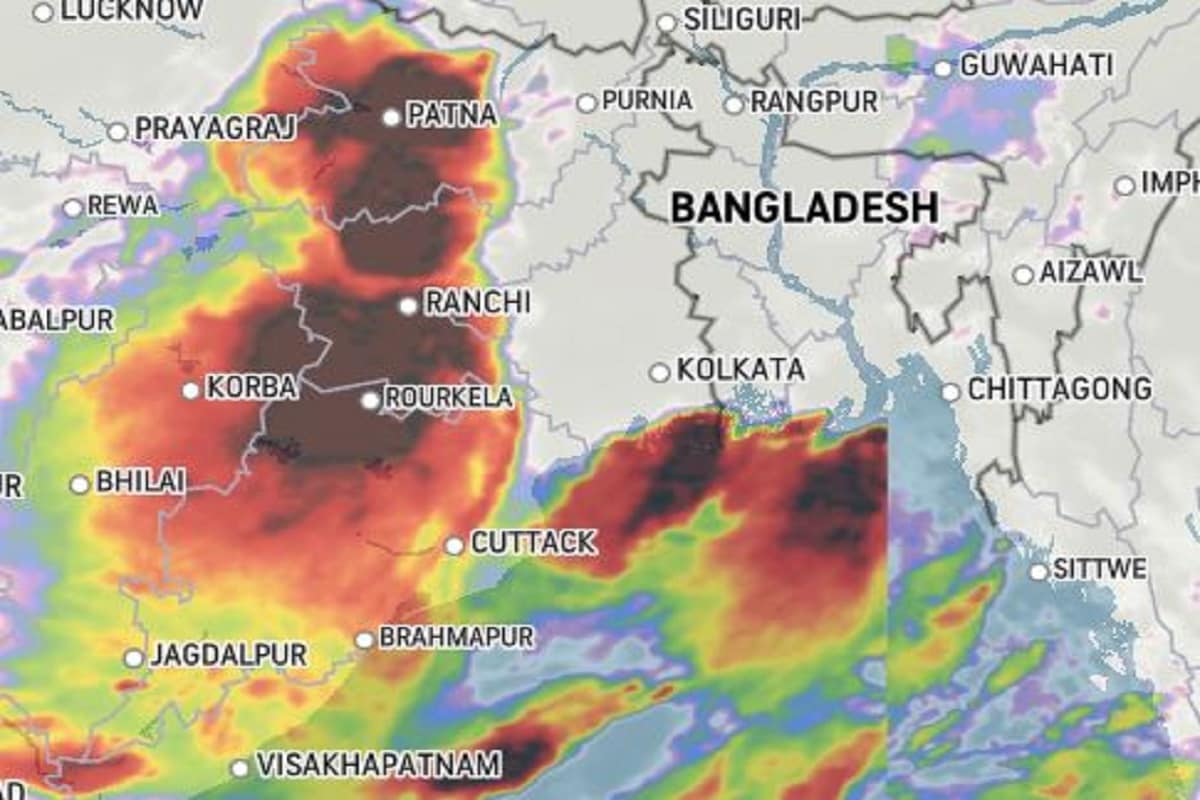 কলকাতায় আবহাওয়ার খুব একটা অবনতি না হলেও নিম্নচাপের ভ্রূকুটি কিন্তু জারি আছে৷ এখনও দক্ষিণবঙ্গের ৯ টি জেলার ওপর প্রবল দুর্যোগের সতর্কতা জারি রয়েছে৷ Photo Courtesy- Accuweather কলকাতায় আবহাওয়ার খুব একটা অবনতি না হলেও নিম্নচাপের ভ্রূকুটি কিন্তু জারি আছে৷ এখনও দক্ষিণবঙ্গের ৯ টি জেলার ওপর প্রবল দুর্যোগের সতর্কতা জারি রয়েছে৷ Photo Courtesy- Accuweather