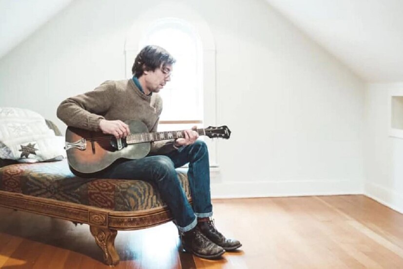 এদিকে জাস্টিনের মৃত্যুর ঘটনায় সব মহলে শোকের ছায়া নেমে এলেও কী করে এই বিখ্যাত গায়কের মৃত্যু হয়েছে তাঁর খবর অবশ্য পরিবার কিছু ়জানা যায়নি৷ Photo Courtesy- @justintownesearle/facebook