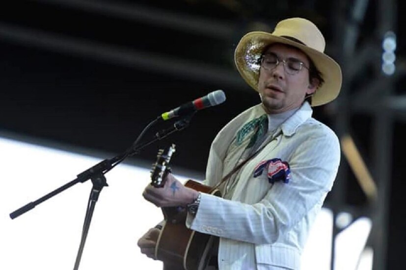 জাস্টিনের বাবা স্টিভও গায়ক ছিলেন৷ সোশ্যাল মিডিয়ায় সকলেই এই বিখ্যাত গায়কের মৃত্যুতে শোকজ্ঞাপন করেছিলেন৷ সকলেই মৃতের আত্মার শান্তি প্রার্থণা করেছেন৷ Photo Courtesy- @justintownesearle/facebook