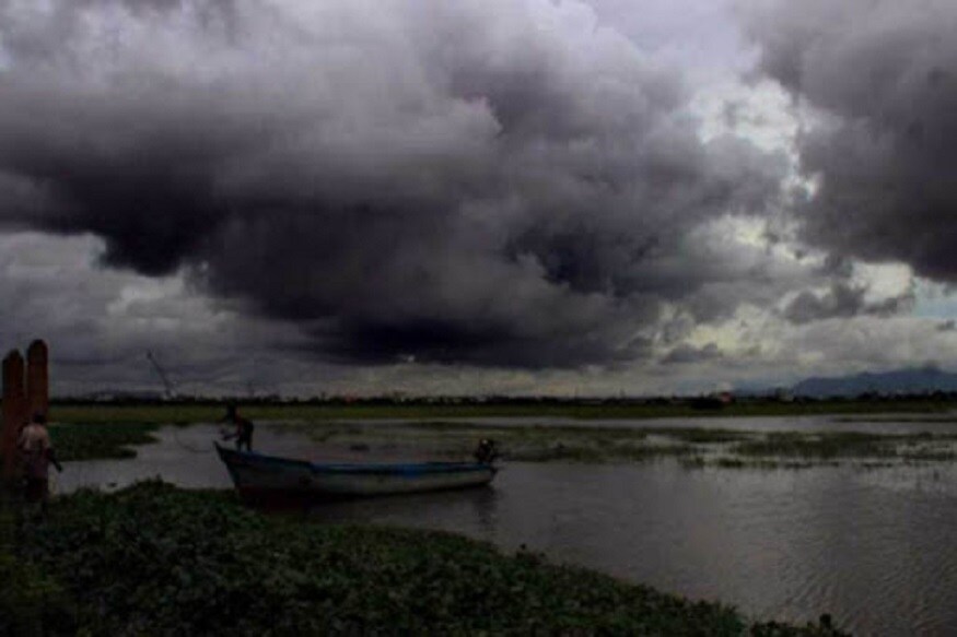 মৌসুমী অক্ষরেখা বিকানির, জয়পুর, গোয়ালিয়র, পটনা, মালদহের ওপর দিয়ে উত্তরবঙ্গ ও অসম হয়ে মণিপুর পর্যন্ত বিস্তৃত। এছাড়াও রয়েছে ঘূর্ণাবর্ত পঞ্জাব ও মেঘালয়ের ওপরে। নিম্নচাপ অক্ষরেখা রয়েছে মারাঠাওয়ারা থেকে কর্ণাটক উপকূল পর্যন্ত। মৌসুমী অক্ষরেখা বিকানির, জয়পুর, গোয়ালিয়র, পটনা, মালদহের ওপর দিয়ে উত্তরবঙ্গ ও অসম হয়ে মণিপুর পর্যন্ত বিস্তৃত। এছাড়াও রয়েছে ঘূর্ণাবর্ত পঞ্জাব ও মেঘালয়ের ওপরে। নিম্নচাপ অক্ষরেখা রয়েছে মারাঠাওয়ারা থেকে কর্ণাটক উপকূল পর্যন্ত।