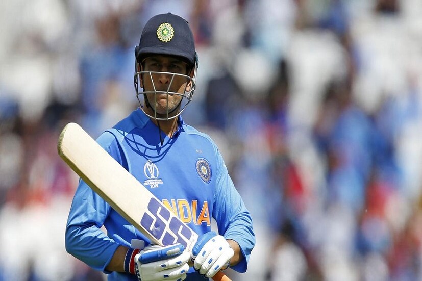 বিনির কথায়, 'ধোনির যে জিনিসটা আমার সবচেয়ে ভাল লাগে, তা হল, সিনিয়র ক্রিকেটারদের প্রতি ওর শ্রদ্ধা ও সম্মান৷ ও খুবই মাটির কাছাকাছি থাকা একজন মানুষ৷ ও আপনার সঙ্গে আলোচনা করবে, আপনার কথাও মন দিয়ে শুনবে৷'