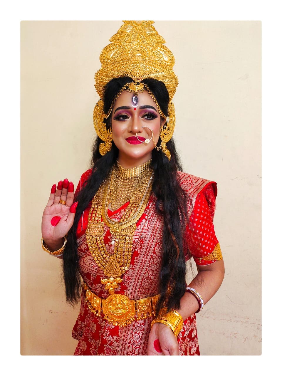 মৌবনি সরকার ৷ জাদুকর পি সি সরকারের মেয়ে ও জনপ্রিয় অভিনেত্রী ৷ মৌবনিকে এবার দেখা যাবে দুর্গার সাজে ৷ ইউটিউব চ্যানেলের অনুষ্ঠানের জন্যই এই দুর্গা সাজ ৷ মৌবনি সরকার ৷ জাদুকর পি সি সরকারের মেয়ে ও জনপ্রিয় অভিনেত্রী ৷ মৌবনিকে এবার দেখা যাবে দুর্গার সাজে ৷ ইউটিউব চ্যানেলের অনুষ্ঠানের জন্যই এই দুর্গা সাজ ৷