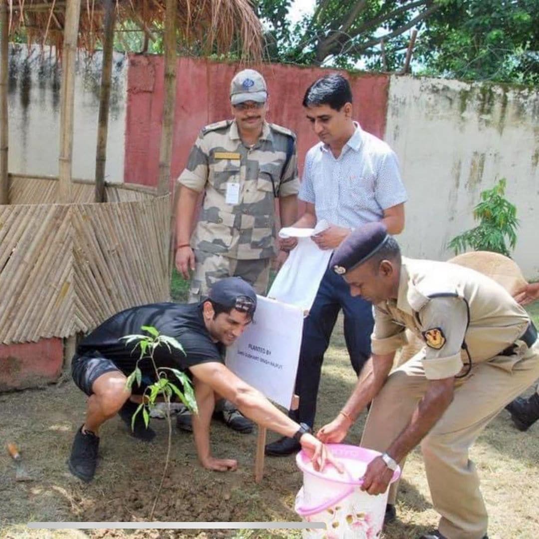 *ইতিমধ্যেই সুশান্তের দিদি অভিনেতার অনুরাগীদের কাছে বৃক্ষরোপণের বার্তা পৌঁছে দিয়েছেন। ১৩ সেপ্টেম্বর সকাল ৮টা থেকে রাত ৮টা পর্যন্ত এই কর্মসূচি চলবে। সোশ্যাল মিডিয়ায় চলছে তার প্রচার। ফাইল ছবি। *ইতিমধ্যেই সুশান্তের দিদি অভিনেতার অনুরাগীদের কাছে বৃক্ষরোপণের বার্তা পৌঁছে দিয়েছেন। ১৩ সেপ্টেম্বর সকাল ৮টা থেকে রাত ৮টা পর্যন্ত এই কর্মসূচি চলবে। সোশ্যাল মিডিয়ায় চলছে তার প্রচার। ফাইল ছবি।