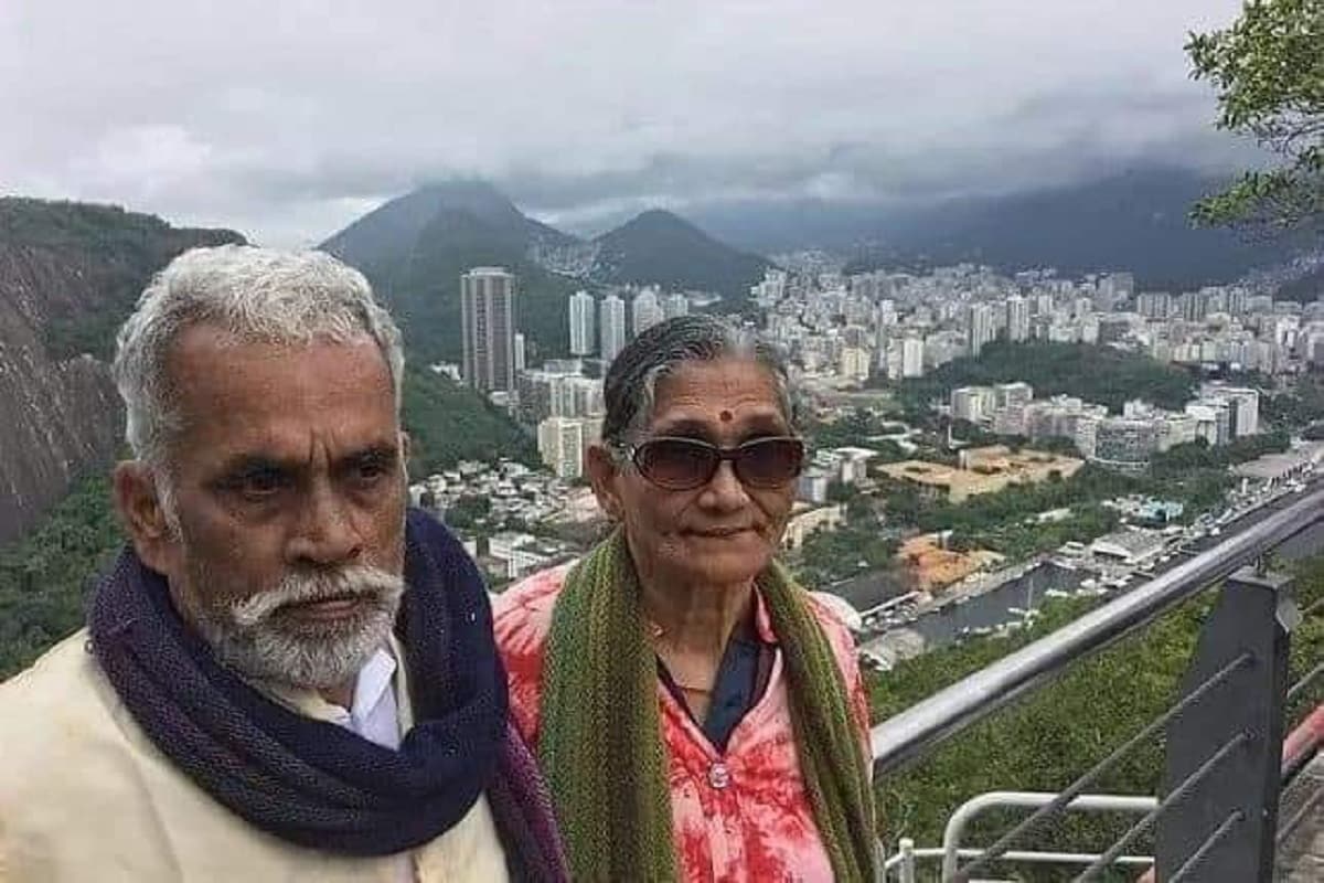 ১৯৬৩ সাল থেকে চা বিক্রি করছেন বিজয়ন। প্রথমে রাস্তায় রাস্তায় চা বেচতেন। সেখান থেকে ছোট্ট দোকান।photo source collected ১৯৬৩ সাল থেকে চা বিক্রি করছেন বিজয়ন। প্রথমে রাস্তায় রাস্তায় চা বেচতেন। সেখান থেকে ছোট্ট দোকান।photo source collected