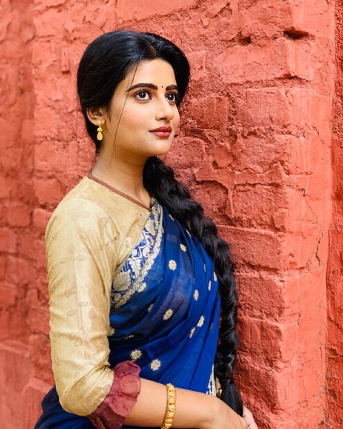 আর ঊষসী জি বাংলায় কাদম্বিনীর চরিত্রে অভিনয় করছেন। photo source Instagram 