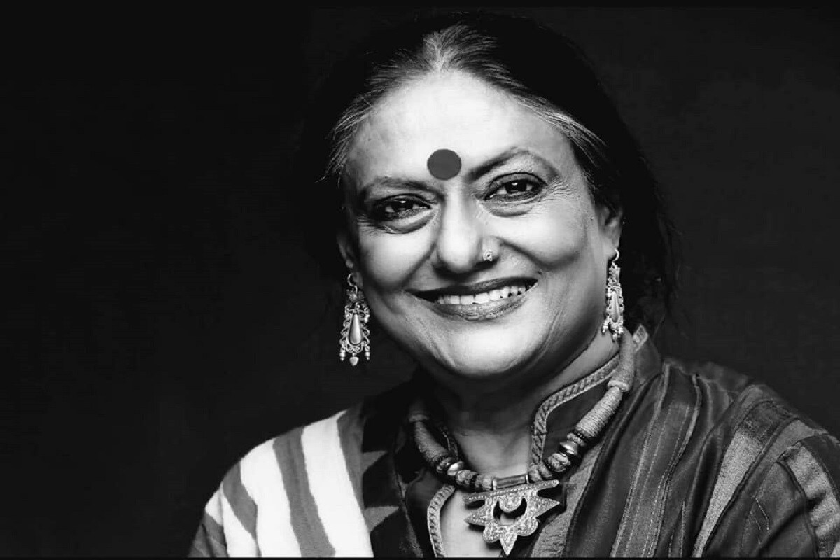 •বিখ্যাত ডিজাইনার শর্বরী দত্তের আকস্মিৎ মৃত্যুতে হতবাক ফ্যাশন জগত থেকে শুরু করে তারকারা৷ গোটা একদিন পরিবারের সঙ্গে কথা হয়নি তাঁর, রাতে শৌচাগারের পাশ থেকে উদ্ধার হয় দেহ৷ Photo Courtesy-Facebook •বিখ্যাত ডিজাইনার শর্বরী দত্তের আকস্মিৎ মৃত্যুতে হতবাক ফ্যাশন জগত থেকে শুরু করে তারকারা৷ গোটা একদিন পরিবারের সঙ্গে কথা হয়নি তাঁর, রাতে শৌচাগারের পাশ থেকে উদ্ধার হয় দেহ৷ Photo Courtesy-Facebook