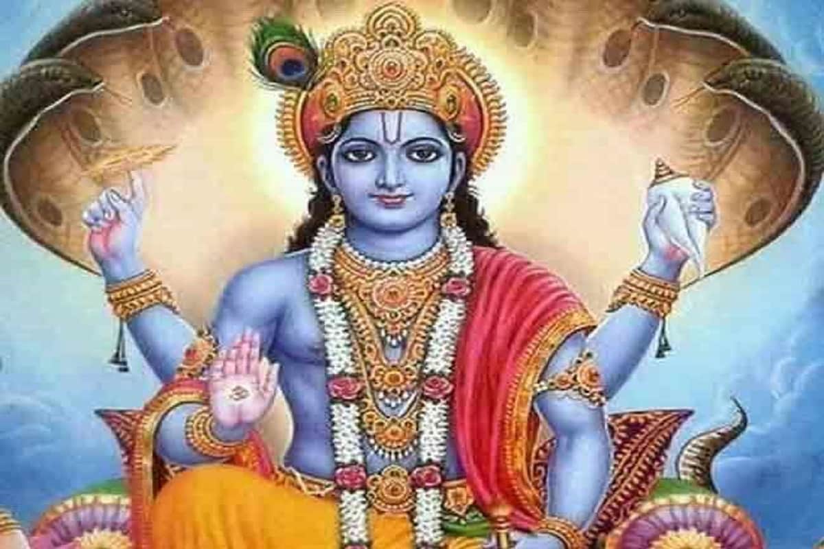 আশ্বিন মাসের কৃষ্ণপক্ষে প্রতিপদে পিতৃপক্ষের শেষ ও দেবীপক্ষের সূচনা হয়ে থাকে ৷ পিতৃপক্ষে পিতার প্রতি তর্পণ করার রীতি রয়েছে ৷ আশ্বিন মাসের কৃষ্ণপক্ষে প্রতিপদে পিতৃপক্ষের শেষ ও দেবীপক্ষের সূচনা হয়ে থাকে ৷ পিতৃপক্ষে পিতার প্রতি তর্পণ করার রীতি রয়েছে ৷