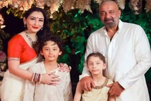 ‘হয় পালিয়ে যাও...নয় ঘুরে দাঁড়াও’, সোশ্যাল মিডিয়ায় আবেগঘন পোস্ট করলেন মান্যতা