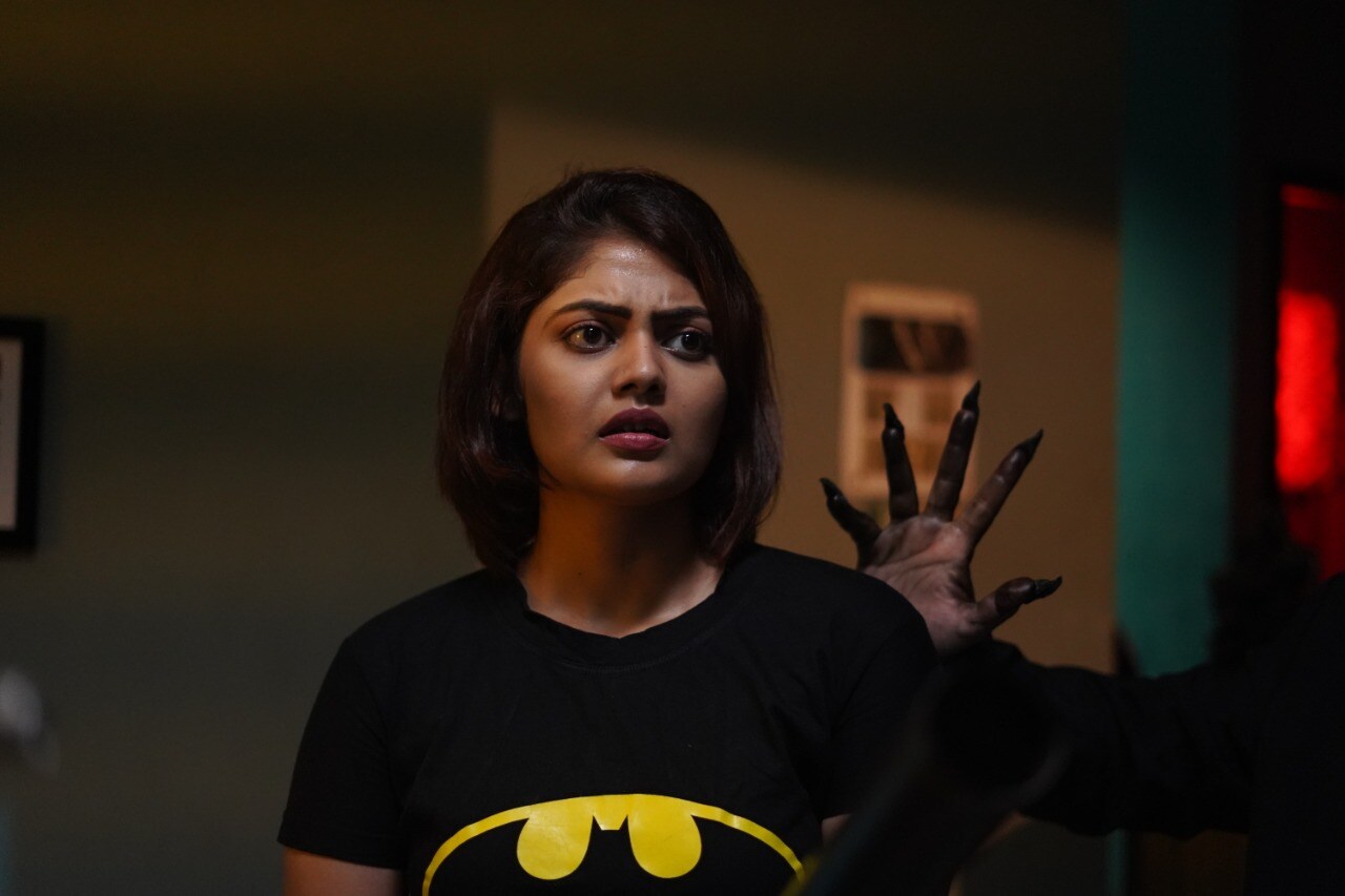 • রহস্য, ভৌতিক ঘটনা কিম্বা ডার্ক ফ্যান্টাসি নিয়ে কাজ করতে ভালবাসেন অভিরূপ। ব্রহ্মদৈত্যও সে রকমই একটি ছবি। নিজস্ব চিত্র । • রহস্য, ভৌতিক ঘটনা কিম্বা ডার্ক ফ্যান্টাসি নিয়ে কাজ করতে ভালবাসেন অভিরূপ। ব্রহ্মদৈত্যও সে রকমই একটি ছবি। নিজস্ব চিত্র ।
