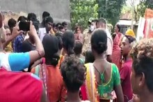 ভর হওয়া মহিলার নিদানে অন্য মহিলাকে ডাইনি আপবাদে নির্যাতন, পুলিশ যেতেই ধুন্ধুমার